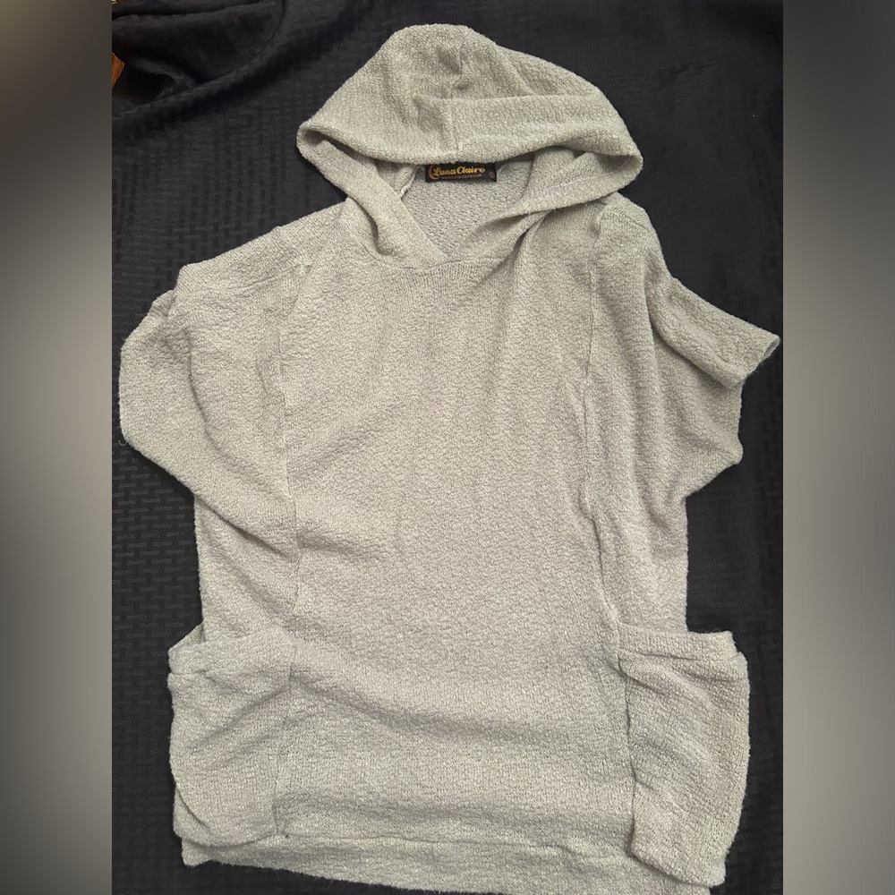 Luna Claire Hooded Short Sleeved Sweater Size S